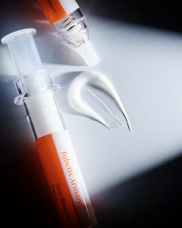 Opsis_Eye_Cream_donker wit oranje witte en zwarte letters premium shine Licht reflectie