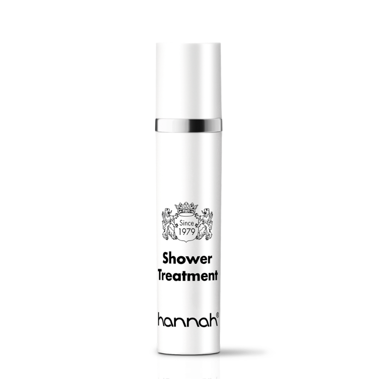 kleine witte pompfles hannah Shower Treatment 45ml