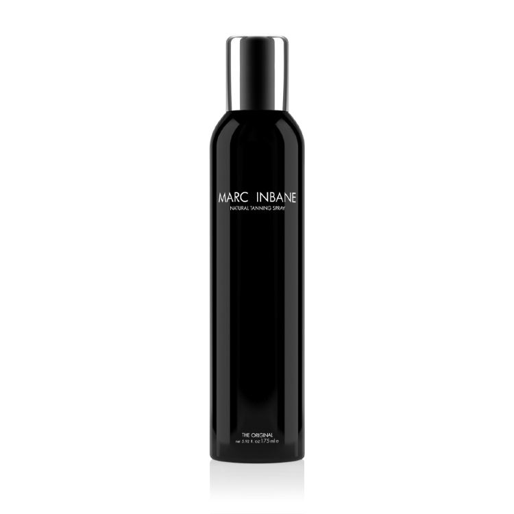 Marc Inbane Natural Tanning Spray 175 ml, een zelfbruinende spray voor een natuurlijke, egale huidskleur zonder zon. Geeft een geleidelijke bruining die goed te doseren is. Op de foto de zwarte fles met zilveren dop. Puur Diana Shop Nuenen