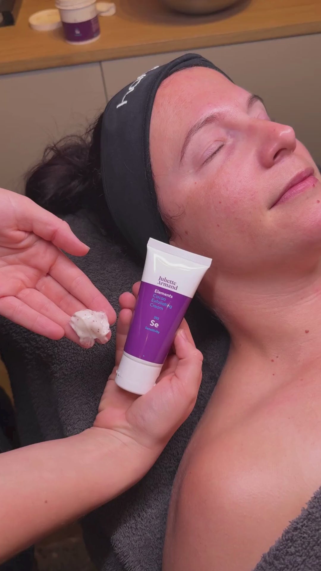 Puur Diana Demo Juliette Armand Cacao Exfoliating Cream 50ml tube peeling chocolade scrub schoonheidssalon schoonheidsinstituut