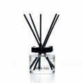 PUNE MISS YOU Geurstokjes 200 ml in glazen flacon met zwarte stokjes, sandelhout vanille en iriswortel, Puur Diana Shop Nuenen