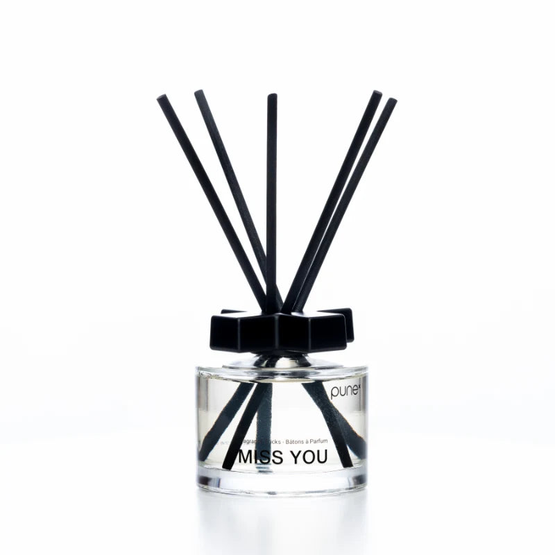 PUNE MISS YOU Geurstokjes 200 ml in glazen flacon met zwarte stokjes, sandelhout vanille en iriswortel, Puur Diana Shop Nuenen