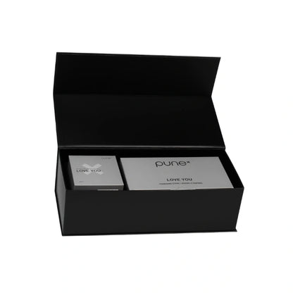 PUNE Maison Maastricht Scented Edition LOVE YOU met geurstokjes 200 ml en geurkaars 300 gr in luxe zwarte giftbox