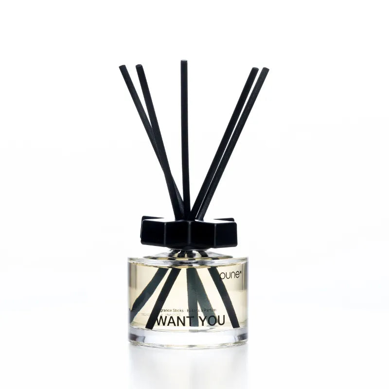 PUNE WANT YOU Geurstokjes 200 ml in glazen flacon met zwarte stokjes, patchouli jasmijn en roos, Puur Diana Shop Nuenen
