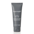 hannah 24-hour Skin Balancing 65 ml, een rijke crème voor de droge en gevoelige huid die overdag snel trekkerig aanvoelt en 's nachts herstel nodig heeft. Op de foto een witte tube met zwarte merknaam hannah en schroefdop, staand tegen een neutrale achtergrond zodat de matte verpakking en de 65 ml maat goed zichtbaar zijn. Geeft vocht en houdt de huid in balans. Puur Diana Shop Nuenen