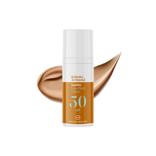 Juliette Armand Sunfilm Face Fluid Tinted SPF50 50 ml, getinte zonbescherming voor het gezicht met een egale glow en hoge SPF. Puur Diana Shop Nuenen