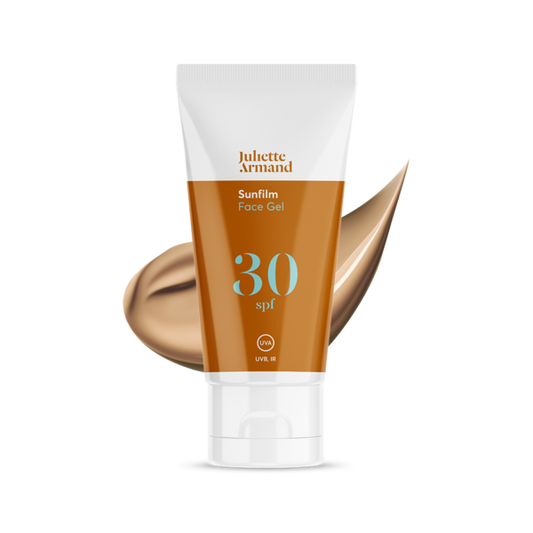 Juliette Armand Sunfilm Face Gel SPF30 55 ml, een lichte zonnegel voor een vette en acnegevoelige huid die niet vet mag aanvoelen. Beschermt met een frisse finish zonder de porien te verstoppen. Puur Diana Shop Nuenen
