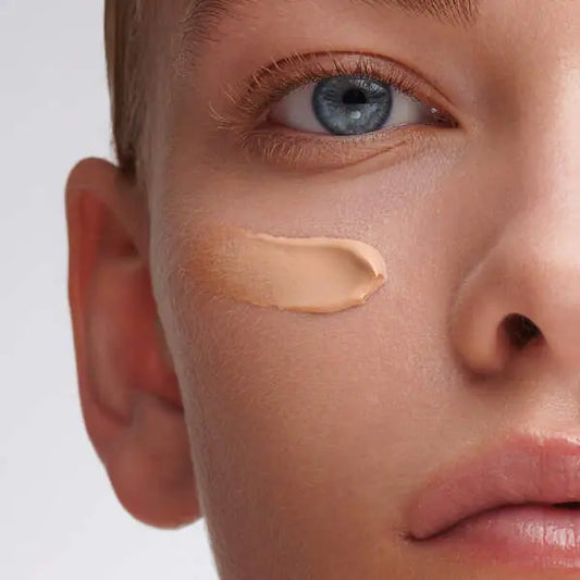 Juliette Armand Sunfilm Face Gel SPF30 55 ml, textuur van de lichte SPF-gel voor een gevoelige, vette en gecombineerde huid. Puur Diana Shop Nuenen
