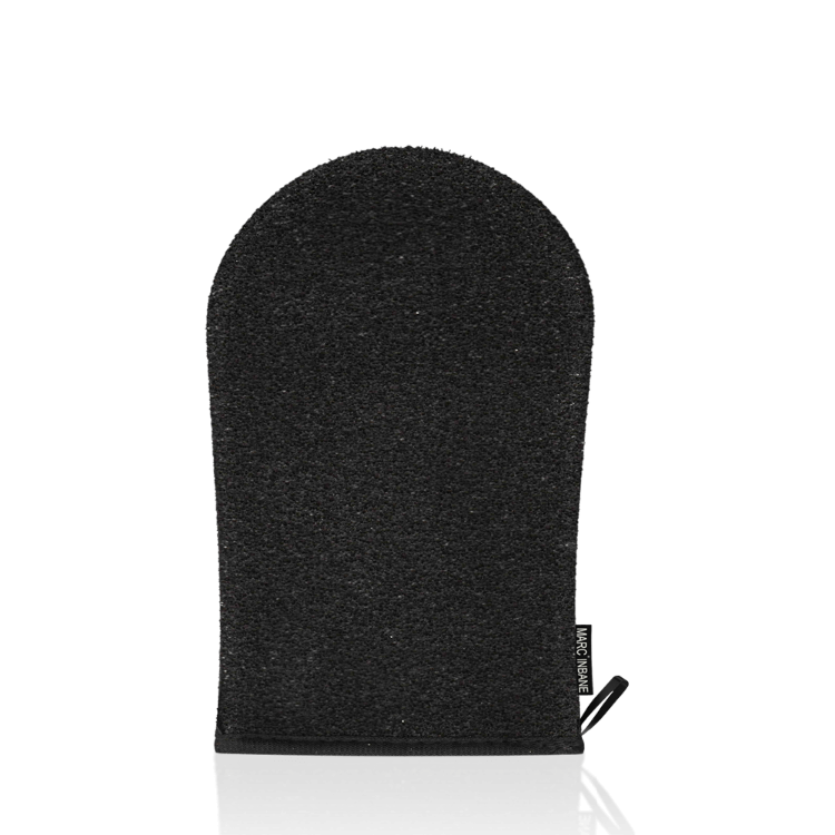 Marc Inbane Exfoliating Mitt, een exfoliërende handschoen om de huid voor te bereiden op zelfbruinende producten. Puur Diana Shop Nuenen