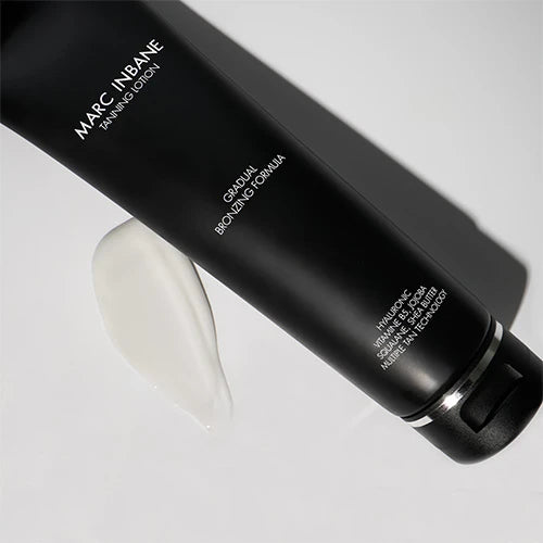 Marc Inbane Gradual Tanning Lotion 125 ml, textuur close-up van de luxe formule met hyaluronzuur en squalaan. Puur Diana Shop Nuenen
