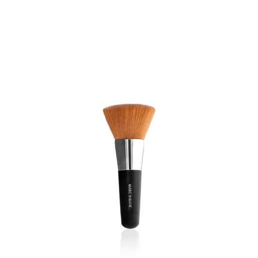 Marc Inbane Kabuki Brush, een kwast voor het gelijkmatig aanbrengen van poederproducten voor een natuurlijke finish. Puur Diana Shop Nuenen