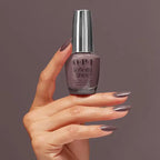 O.P.I Infinite Shine You Don't Know Jacques!, aangebracht op de handen in een taupe tint. Puur Diana Shop Nuenen