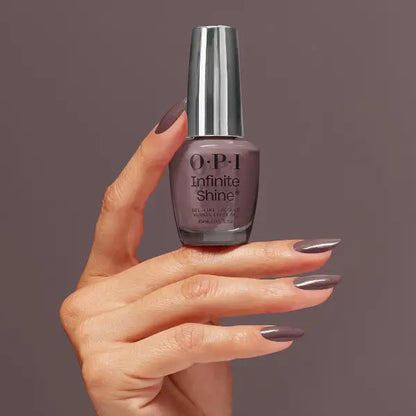 O.P.I Infinite Shine You Don't Know Jacques!, aangebracht op de handen in een taupe tint. Puur Diana Shop Nuenen