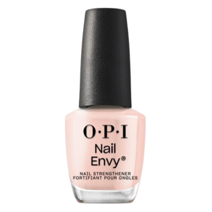 O.P.I. Nail Envy Bubble Bath, verstevigende nagellak in een zachte roze tint voor broze nagels die kleur en kracht combineert. Op de foto het roze flesje met zwarte dop. Puur Diana Shop Nuenen